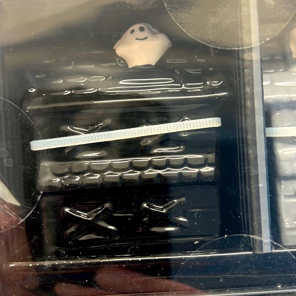 Cobwebs & Cauldrons Haunted House salt and pepper, shakers w/ tray - Picture 2 of 5